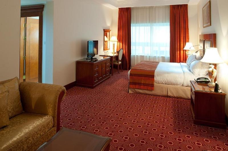 فندق هوليدي ان بر 4*