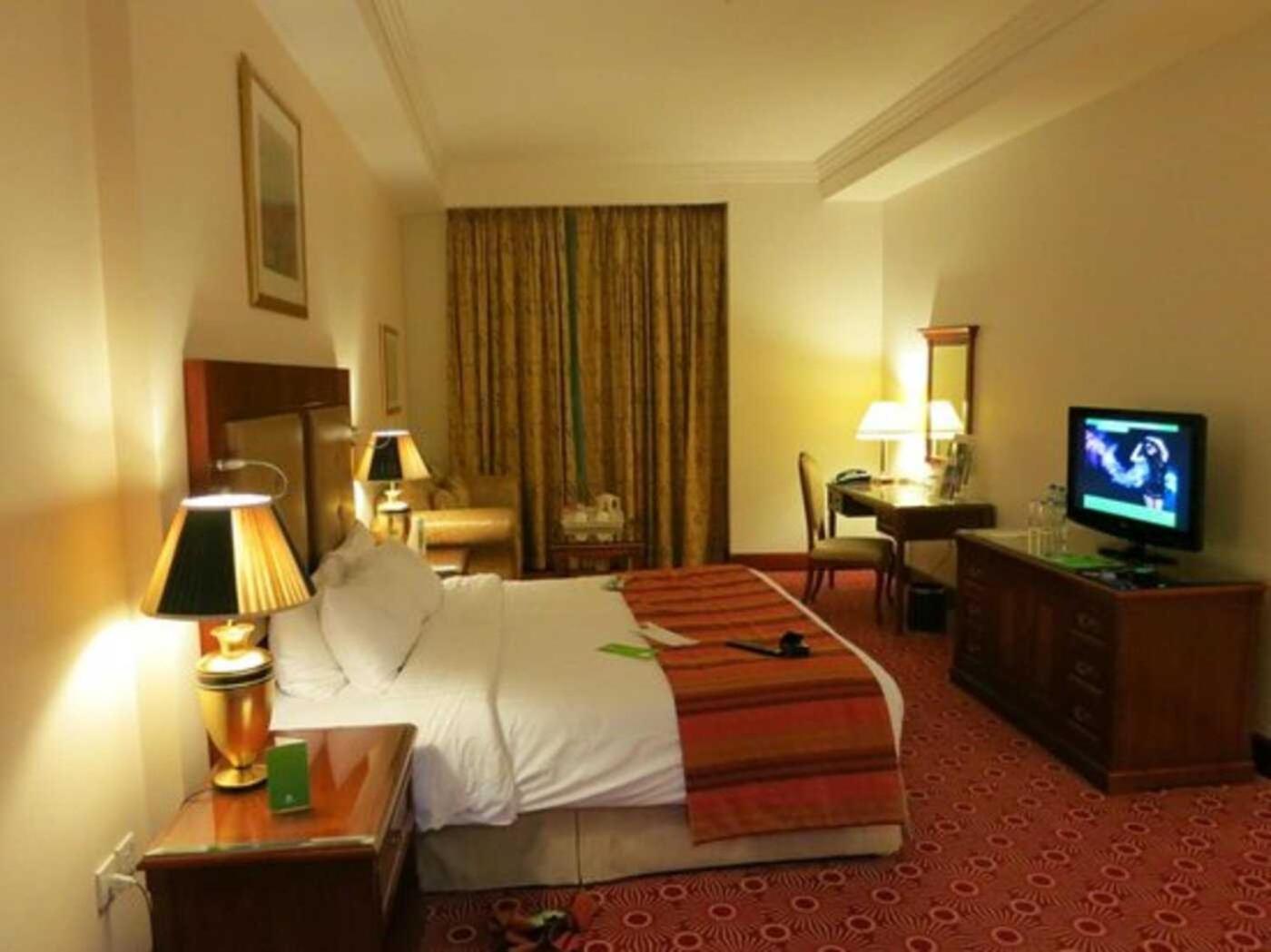 فندق هوليدي ان بر 4*